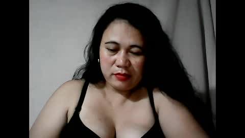 Snapshot of pinaymama12345 chatting on 02/15/25, 12:04 pinaymama12345 online show from 02/15/25, 12:04
