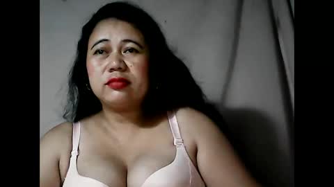 Snapshot of pinaymama12345 chatting on 02/20/25, 11:32 pinaymama12345 online show from 02/20/25, 11:32