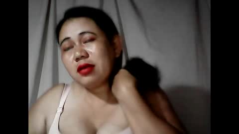 Snapshot of pinaymama12345 chatting on 09/21/25, 10:33 pinaymama12345 online show from 09/21/25, 10:33
