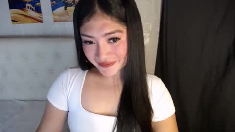 Snapshot of pinaymelanie chatting on 05/27/26, 09:23 pinaymelanie online show from 05/27/26, 09:23