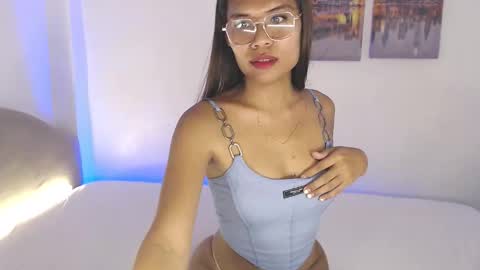 Snapshot of pinayroxy27 chatting on 10/04/25, 02:48 Roxy online show from 10/04/25, 02:48