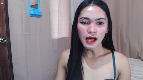 Snapshot of pinaysweatwetlover69 chatting on 01/13/25, 03:01 celistina Crwford online show from 01/13/25, 03:01