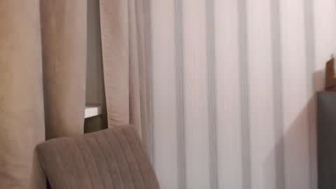       online show from 10/28/25, 06:32