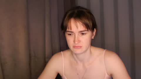 Snapshot of pineapple__mood chatting on 06/11/26, 06:11 online show from 06/11/26, 06:11