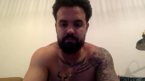 pineappleice4 online show from 10/26/25, 03:23