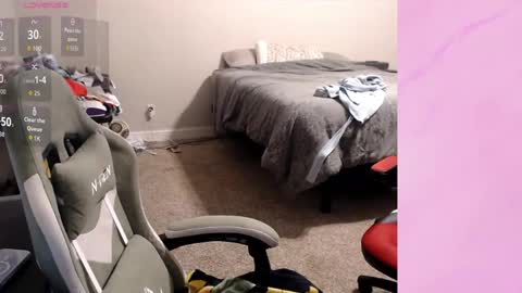 Pineapple Princess online show from 05/25/26, 12:38
