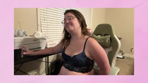 Pineapple Princess online show from 05/31/26, 12:30