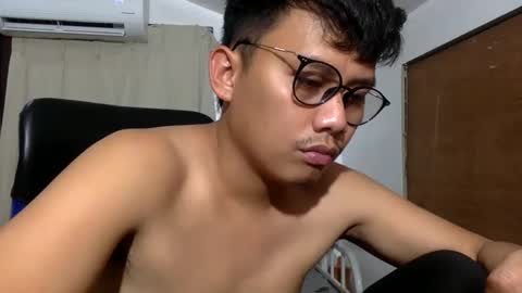 pingkoy0517 online show from 04/03/26, 11:08