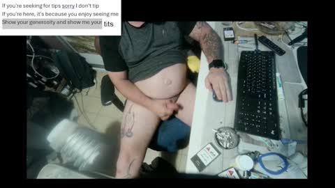 Snapshot of pini_z chatting on 01/12/25, 01:00 pini_z online show from 01/12/25, 01:00