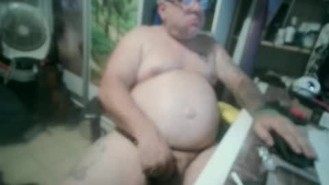 Snapshot of pini_z chatting on 10/16/25, 06:53 pini_z online show from 10/16/25, 06:53