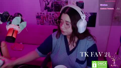 Snapshot of pink_girl0n chatting on 06/01/26, 04:47 Kitty online show from 06/01/26, 04:47