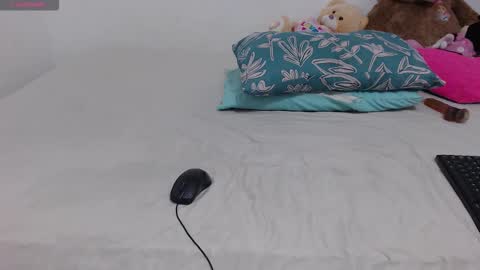 pink_love_25 online show from 12/21/25, 05:14