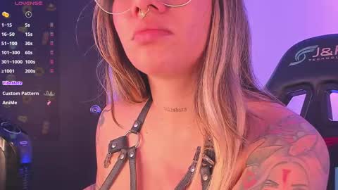 KELLY  online show from 10/25/25, 02:52