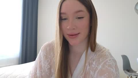 Snapshot of pink_rosee_ chatting on 04/10/26, 01:44 online show from 04/10/26, 01:44