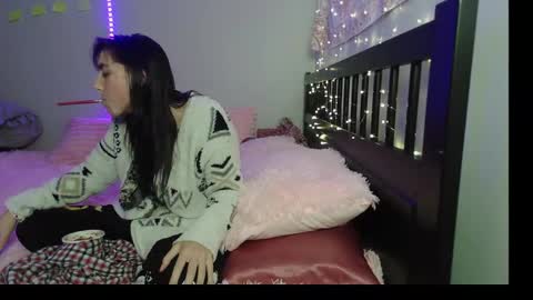 Snapshot of pink_tv chatting on 09/30/25, 01:21 pink_tv online show from 09/30/25, 01:21