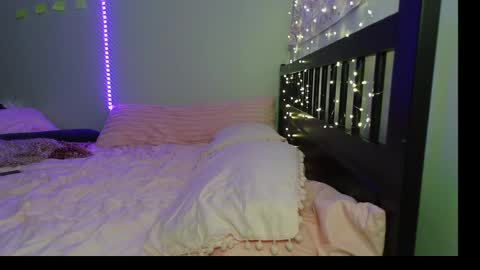 Snapshot of pink_tv chatting on 10/07/25, 12:52 pink_tv online show from 10/07/25, 12:52