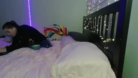 Snapshot of pink_tv chatting on 10/24/25, 01:35 pink_tv online show from 10/24/25, 01:35