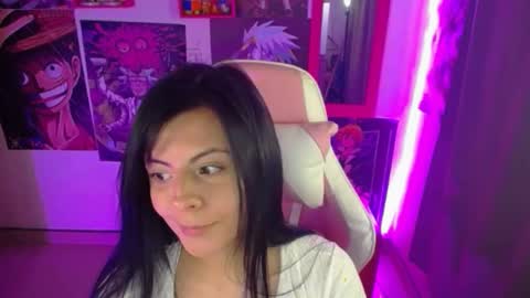 pink_yuii online show from 01/10/25, 09:42