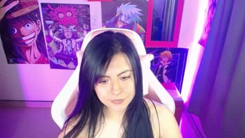 pink_yuii online show from 01/21/25, 10:41