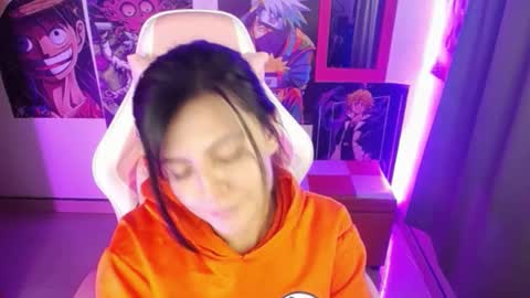 pink_yuii online show from 01/22/25, 05:16