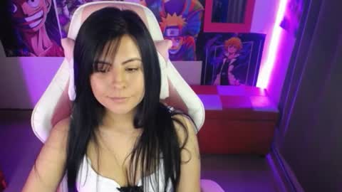 pink_yuii online show from 01/29/25, 10:43