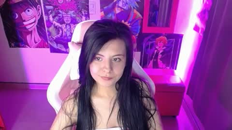 pink_yuii online show from 03/04/25, 11:11