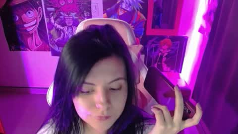 pink_yuii online show from 03/06/25, 12:54