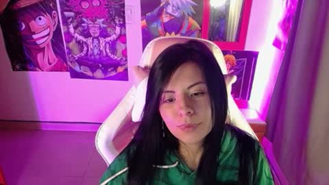 pink_yuii online show from 03/09/25, 12:53