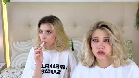 Adele online show from 11/20/25, 08:36