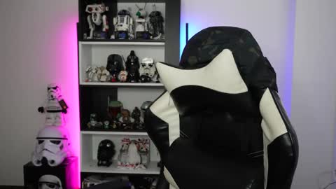 Emily online show from 04/22/26, 05:47