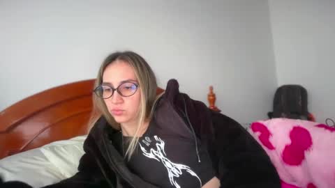 Pinkilola online show from 05/31/26, 03:41