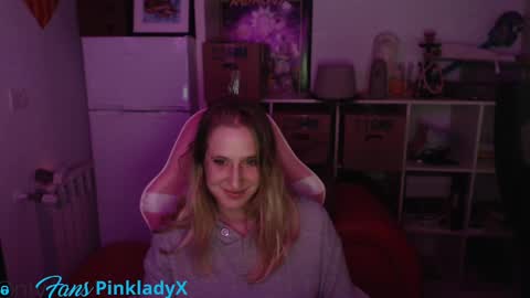 pinkladyx2 online show from 01/10/25, 07:32
