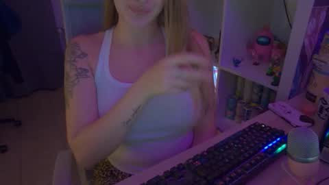 pinkladyx2 online show from 10/17/25, 09:06