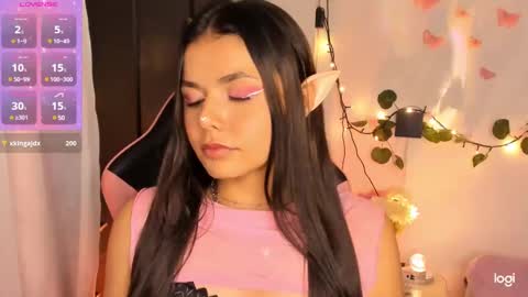 Snapshot of pinkpantherr_ chatting on 12/06/24, 10:19 Sarah .. online show from 12/06/24, 10:19