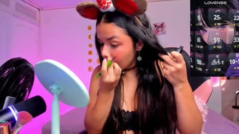 Sarah .. online show from 11/21/25, 03:05