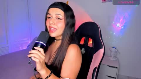 Sarah .. online show from 11/25/25, 09:15