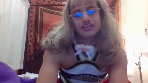 Snapshot of pinkpillbambi chatting on 12/12/24, 01:21 pinkpillbambi online show from 12/12/24, 01:21