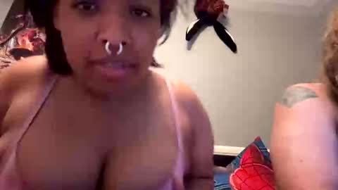 pinkpuppypaws online show from 10/31/25, 06:25