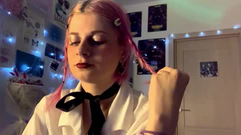 Snapshot of pinkvampire chatting on 09/27/25, 06:13 Sara online show from 09/27/25, 06:13