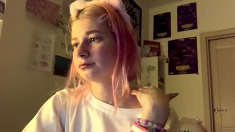 Snapshot of pinkvampire chatting on 10/09/25, 08:51 Sara online show from 10/09/25, 08:51