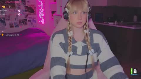 pinkvenom_ online show from 03/01/26, 01:24