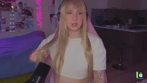 pinkvenom_ online show from 03/07/26, 10:12