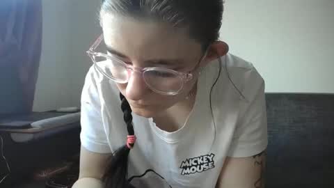 Snapshot of pinkwife97 chatting on 10/20/25, 01:11 pinkwife97 online show from 10/20/25, 01:11