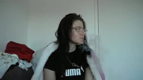 Snapshot of pinkwife97 chatting on 03/22/26, 05:05 pinkwife97 online show from 03/22/26, 05:05