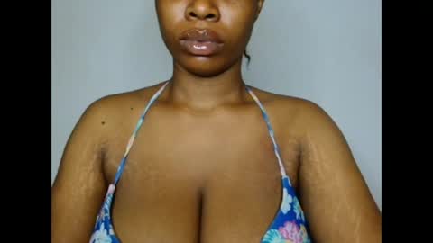 Snapshot of pinkxsugar chatting on 04/27/26, 09:35 pinkxsugar online show from 04/27/26, 09:35