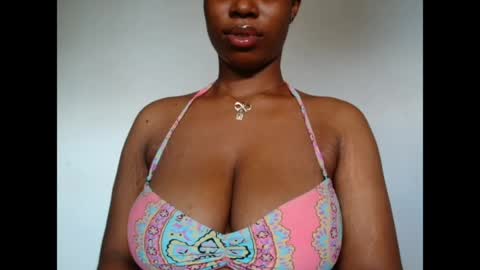 Snapshot of pinkxsugar chatting on 05/21/26, 10:33 pinkxsugar online show from 05/21/26, 10:33