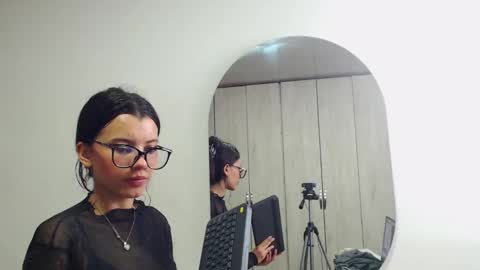 pinky_f00x online show from 02/02/26, 08:18