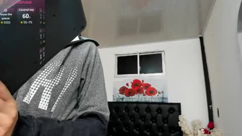 Snapshot of pinky_f00x chatting on 06/08/26, 07:25 pinky_f00x online show from 06/08/26, 07:25