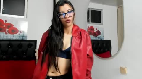 Snapshot of pinky_f00x chatting on 06/11/26, 02:53 pinky_f00x online show from 06/11/26, 02:53