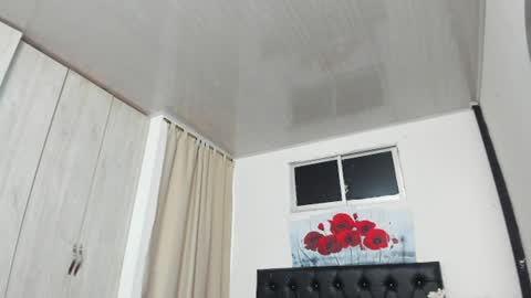 Snapshot of pinky_f00x chatting on 06/24/26, 07:24 pinky_f00x online show from 06/24/26, 07:24